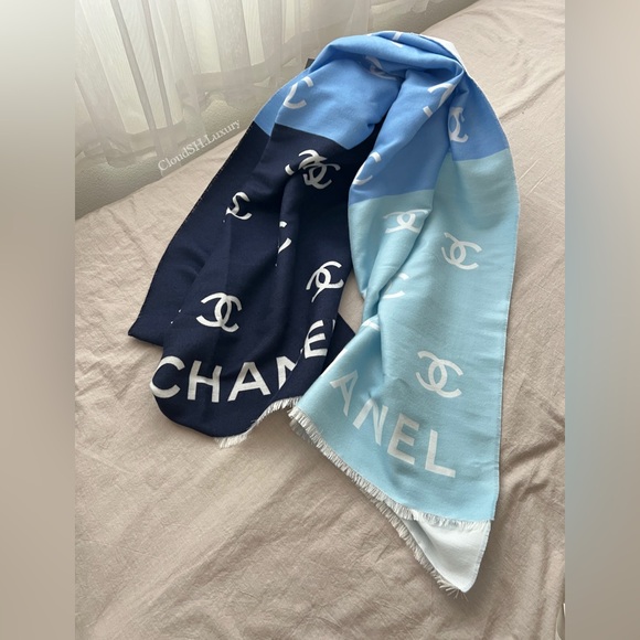 Auth BNIB Chanel CC Logo Wool Scarf Navy & Blue - Picture 3 of 6